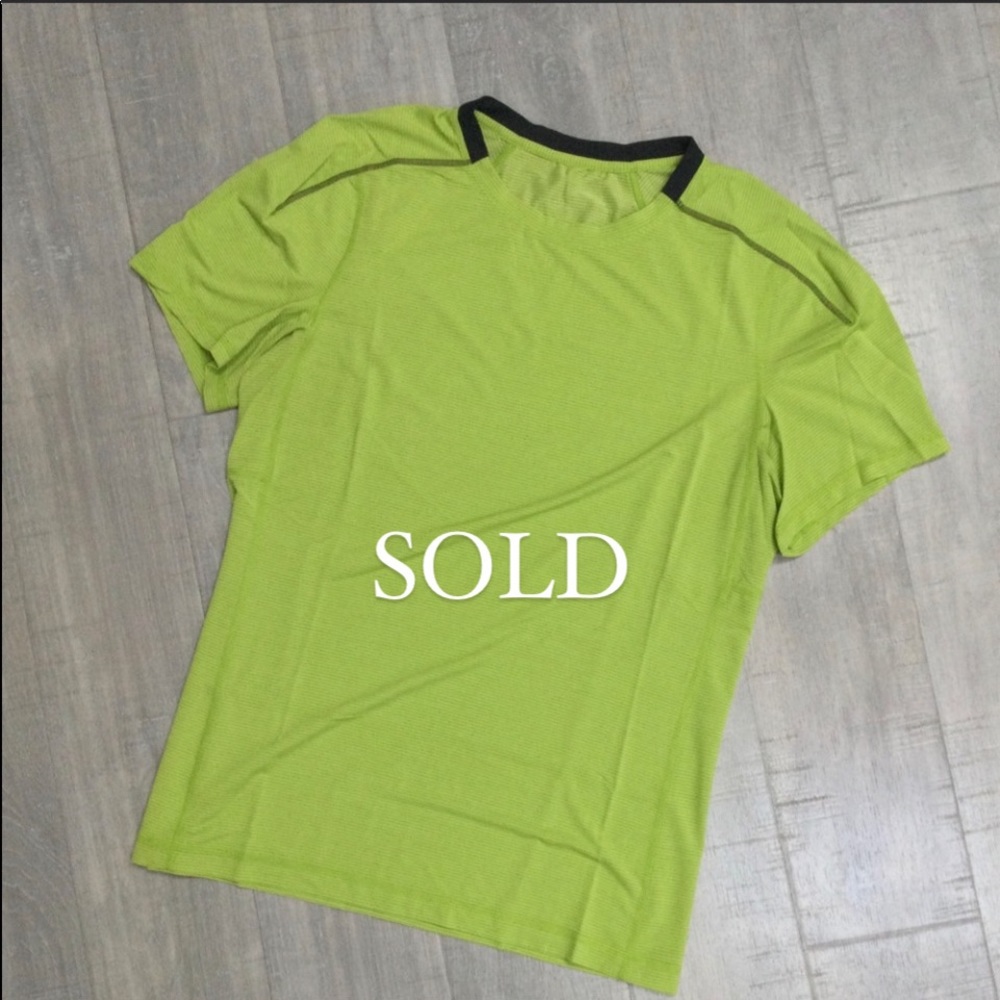 Men’s Lulu Lemon Short Sleeve Shirt…